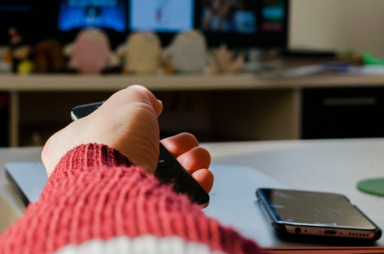 Aprenda a ganhar dinheiro com a Google e a Netflix