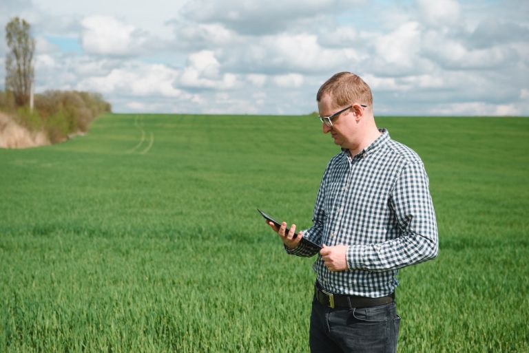5 vantagens da tecnologia para facilitar o dia a dia no agronegócio