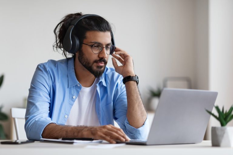 Por que investir em um treinamento corporativo a distância?